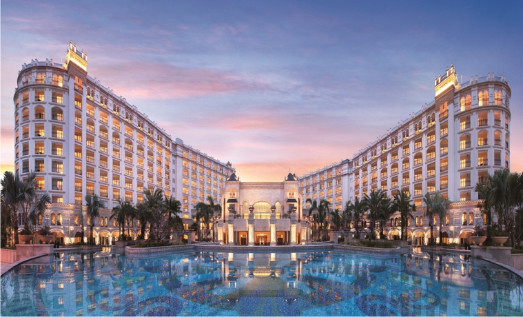 三亚皇冠假日酒店